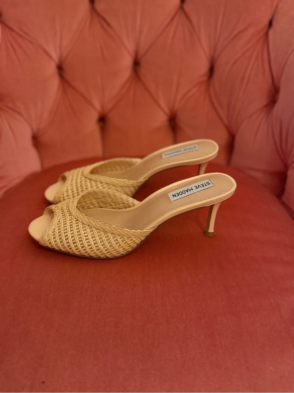 Steve Madden Woven Open-Toe Peep-Toe Mule Sandals in Natural - Picture 2 of 4